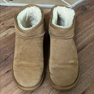 Evellyhoodt flat padded classic ankle snow boot, US size 8.5  (255)